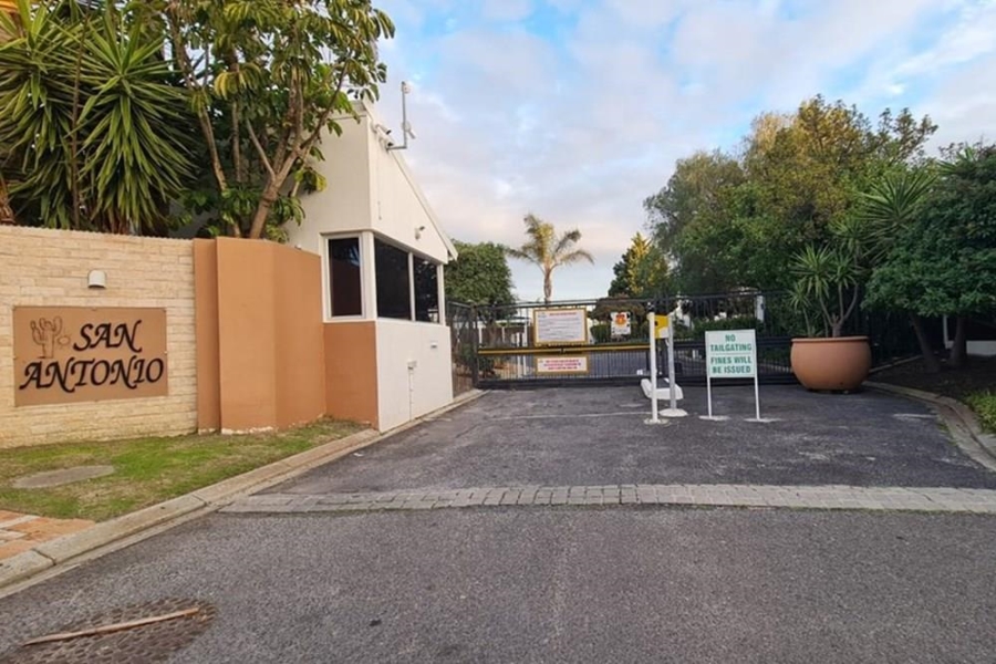 1 Bedroom Property for Sale in Winelands Western Cape